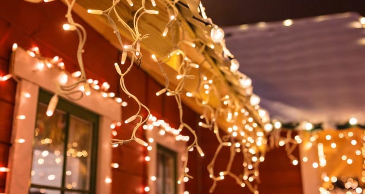 Unique Ways to Decorate Your Garage for the Holidays
